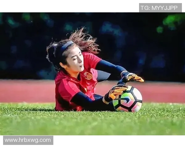 足球明星的女儿在比赛中大放异彩成功进球引发热议